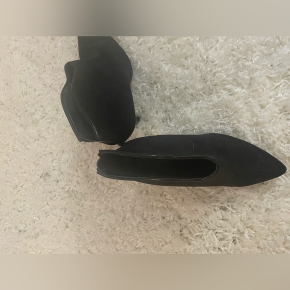 Black suede booties by Carlos Santana - Picture 4 of 8